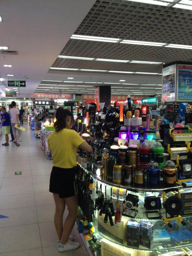 深圳华强北 电子市场依然火爆，网络技术服务成新引擎